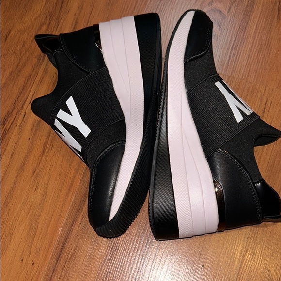 DKNY Black and White Slip-On Shoes - Picture 8 of 10